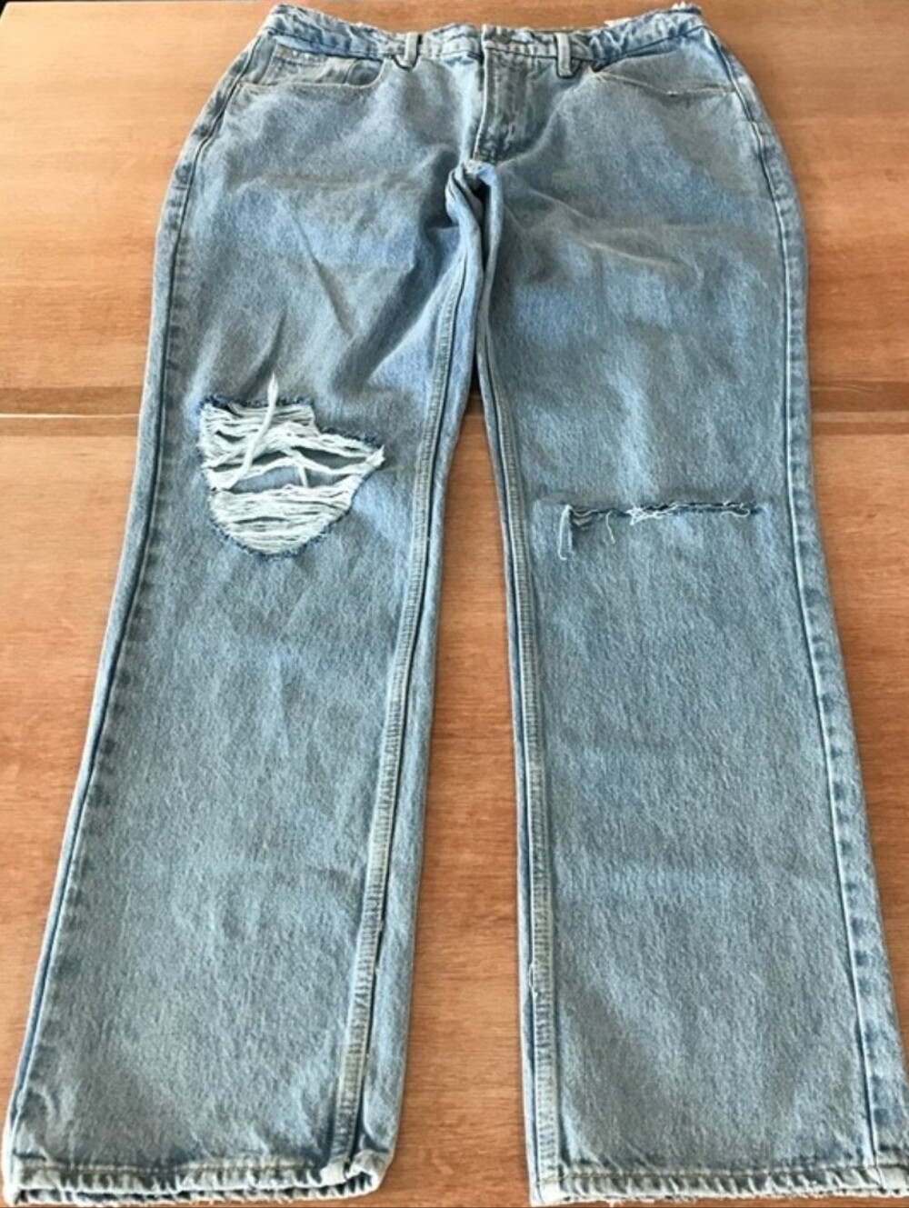 Good American Light Blue Distressed Denim Jeans